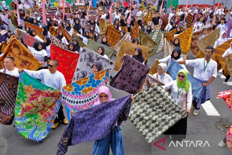 15.000 penari di Magelang tampilkan 2.000 motif batik, pecahkan rekor MURI