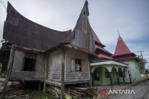 Surau berusia 250 tahun di Padang Pariaman rusak termakan usia