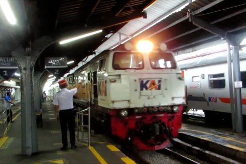 Banjir Semarang Sebabkan 2 perjalanan KA di Daop 9 Terganggu