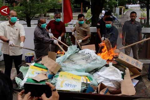 Kejari Pontianak musnahkan barang bukti dari 95 perkara pidana