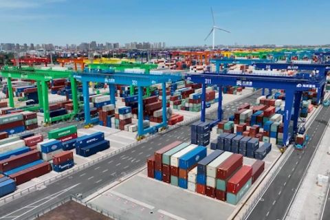 Operasional Pelabuhan Tianjin di China manfaatkan kecerdasan buatan