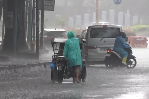 Masuki peralihan musim, BNPB: Cek prakiraan cuaca sebelum bepergian
