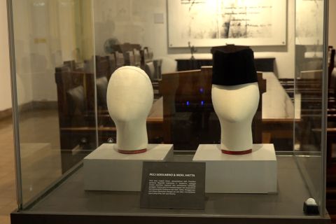 Museum Perumusan Naskah Proklamasi hadirkan peci Soekarno-Hatta