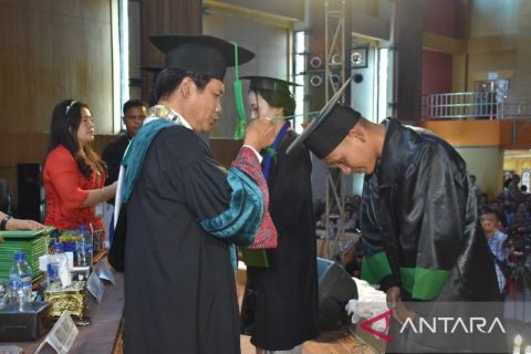 IAKN Tarutung wisuda 374 mahasiswa, Rektor : Jaga nama baik almamater