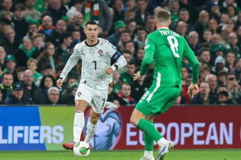 Kartu merah Cristiano Ronaldo warnai kekalahan Portugal dari Irlandia