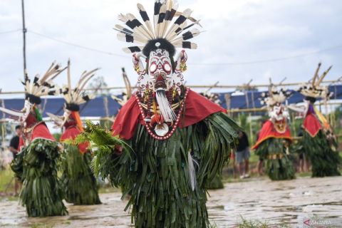 Ritual Hudoq Kawit suku Dayak Bahau Busang di Kutai Kartanegara