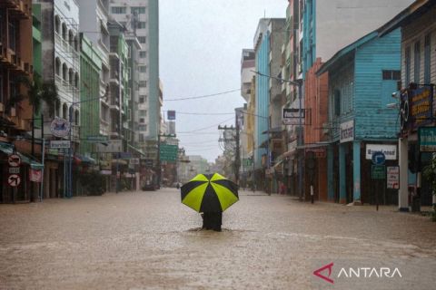 Hujan deras sebabkan banjir dan melumpuhkan Kota Hat Yai Thailand