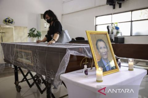 Legenda sepak bola Indonesia Ronny Pasla berpulang, disemayamkan di GMIST Bait Allah Jakarta