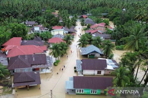 Banjir meluas, 3.076 rumah dan 9.228 jiwa terdampak banjir di Padang Pariaman