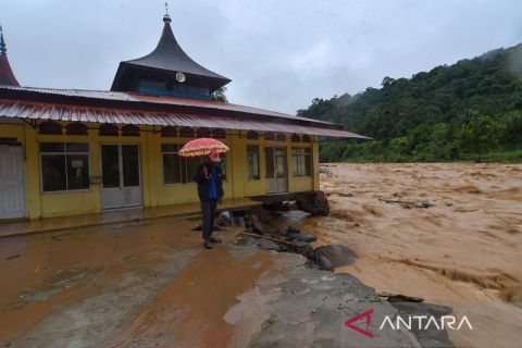 Dampak banjir bandang di Batu Busuk