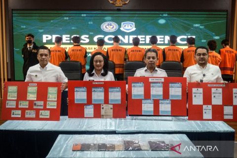 Imigrasi Tangerang amankan WNA diduga investor bodong