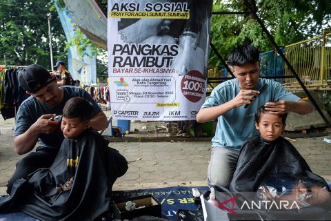 Aksi sosial pangkas rambut bayar seikhlasnya untuk sumbang korban bencana alam