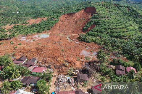 Dampak bencana longsor di Desa Batu Godang, Tapanuli Selatan