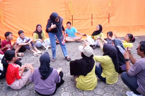 Anak-anak korban longsor Banjarnegara ikuti sesi trauma healing