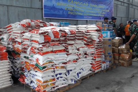 Cuaca buruk hambat penyaluran bantuan logistik ke Tapteng dan Sibolga