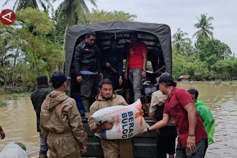 Pemko Lhokseumawe distribusikan bantuan ke empat desa terisolir banjir