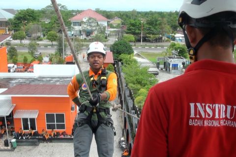 Tingkatkan kesiapsiagaan, BPBD gandeng Basarnas latih puluhan relawan
