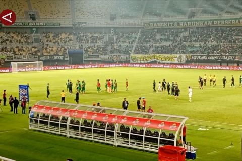 Persebaya bekuk Persis Solo 2 - 1