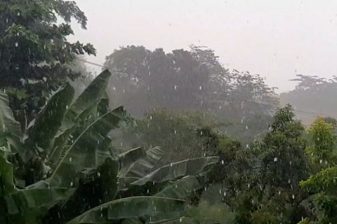 BBMKG Jayapura imbau warga waspada hidrometeorologi di musim hujan
