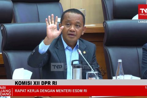 Dikaitkan dengan IUP ilegal Raja Empat, Bahlil: Saya belum ada di bumi