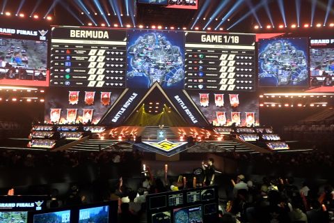 Evos dan RRQ gagal amankan gelar juara FFWS 2025 di kandang sendiri