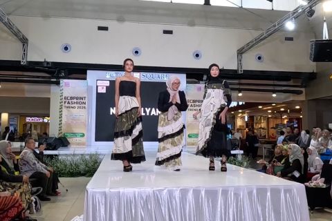 Fesyen ramah lingkungan tampil anggun di Ecoprint Fashion Trend 2025