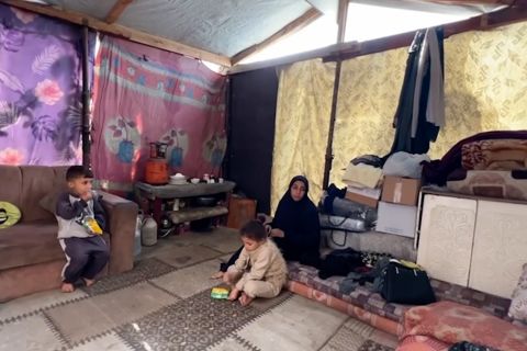 Hujan mulai guyur Gaza, warga khawatir akan datangnya musim dingin