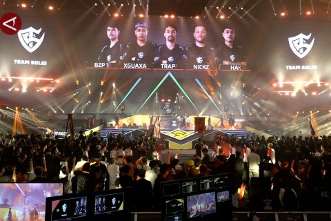 Jadi wakil tuan rumah, Evos dan RRQ bersaing di final Free Fire global