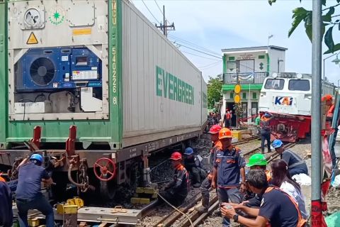 KA Barang Aksa Cargo anjlok, operasional Daop Surabaya terganggu