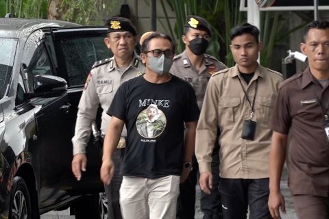 Orang kepercayaan Bupati Ponorogo berinisial KPU tiba di Gedung KPK