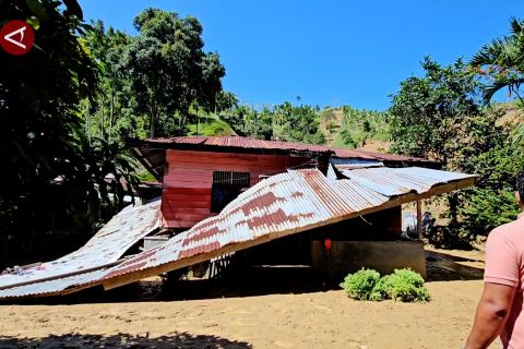 Pemko Lhokseumawe catat 18 rumah rusak parah akibat longsor