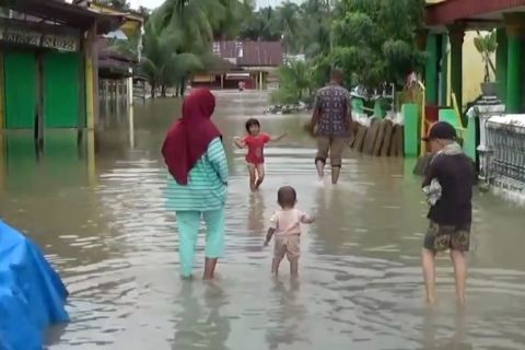 Pemprov Sumbar tetapkan siaga darurat bencana banjir dan longsor