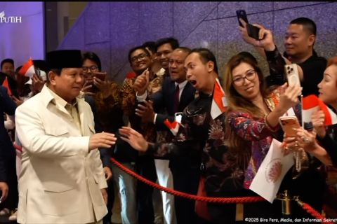 Prabowo tiba di Australia disambut oleh diaspora Indonesia