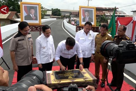 Warga Palembang antusias jalan layang Gandus resmi beroperasi