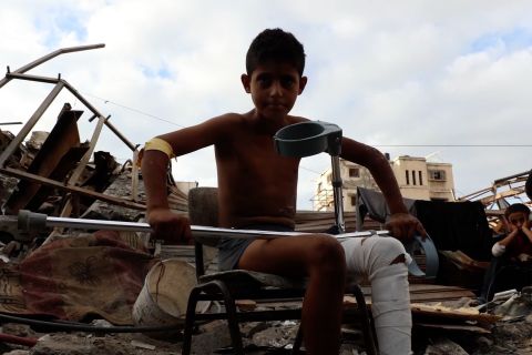 Setelah perang reda, Gaza terjebak bahaya bom yang belum meledak