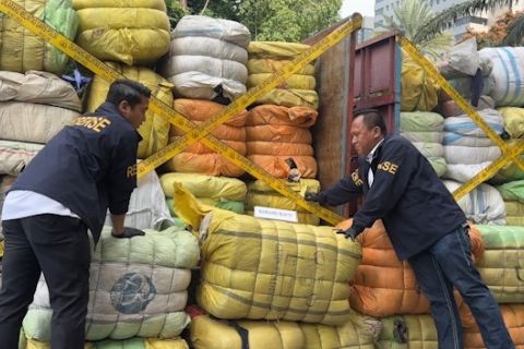 Polda Metro bongkar penyelundupan 439 koli baju bekas senilai Rp4,2 M