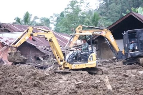 Pencarian hari ke-6 longsor Banjarnegara dihentikan akibat hujan