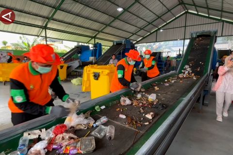 KLH targetkan pengoperasian 1.195 TPS3R untuk atasi krisis sampah