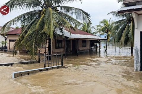 Terdampak banjir, dua desa di Kota Lhokseumawe masih terisolasi