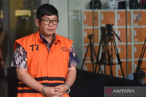 Pemeriksaan tersangka Parwanto terkait  kasus suap proyek PUPR OKU