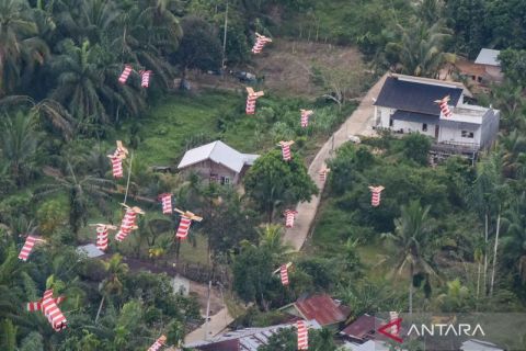 TNI AU kirim bantuan helibox untuk pengungsi yang masih terisolasi di Kabupaten Aceh Tamiang