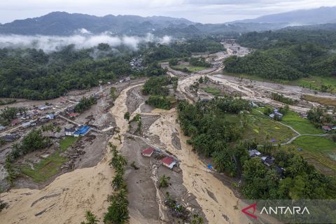 Hujan deras picu kenaikan air Sungai Nanggang di Agam