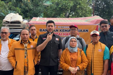 Lili Pintauli dan El Adrian Shah lepas bantuan Ketum Hanura untuk Sumut