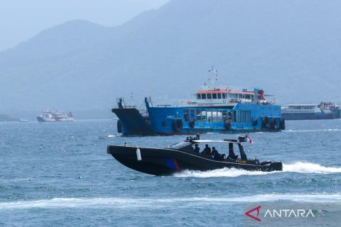 Patroli Polairud di Pelabuhan Ketapang tingkatkan keamanan libur tahun baru 2026