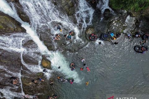 Sumber Maron yang dikelolah BUMDes di Malang ramai dikunjungi wisatawan saat libur tahun baru