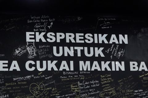 Bersih-bersih Bea cukai pecat 27 pegawai