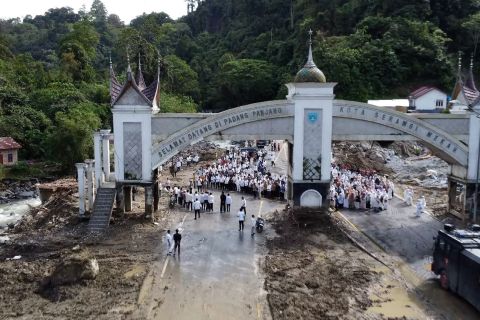 Ratusan warga Sumbar ikuti doa bersama bagi korban bencana banjir