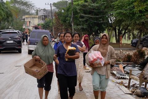 Akses darat menuju ke Kampung Sekumur masih sulit dilintasi