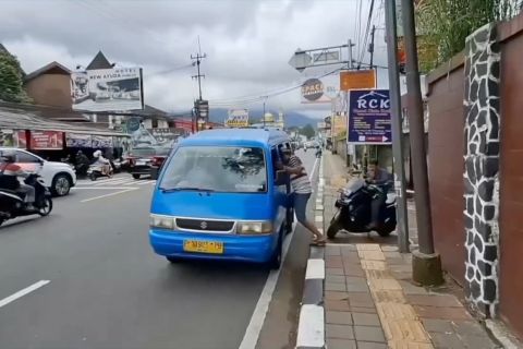 Angkot Puncak dilarang sementara, sopir dapat kompensasi nontunai