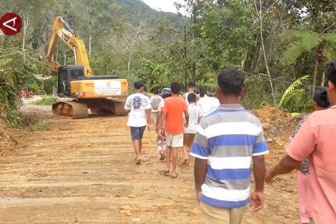 Hutama Karya fokuskan buka akses jalan Tarutung-Sibolga usai bencana